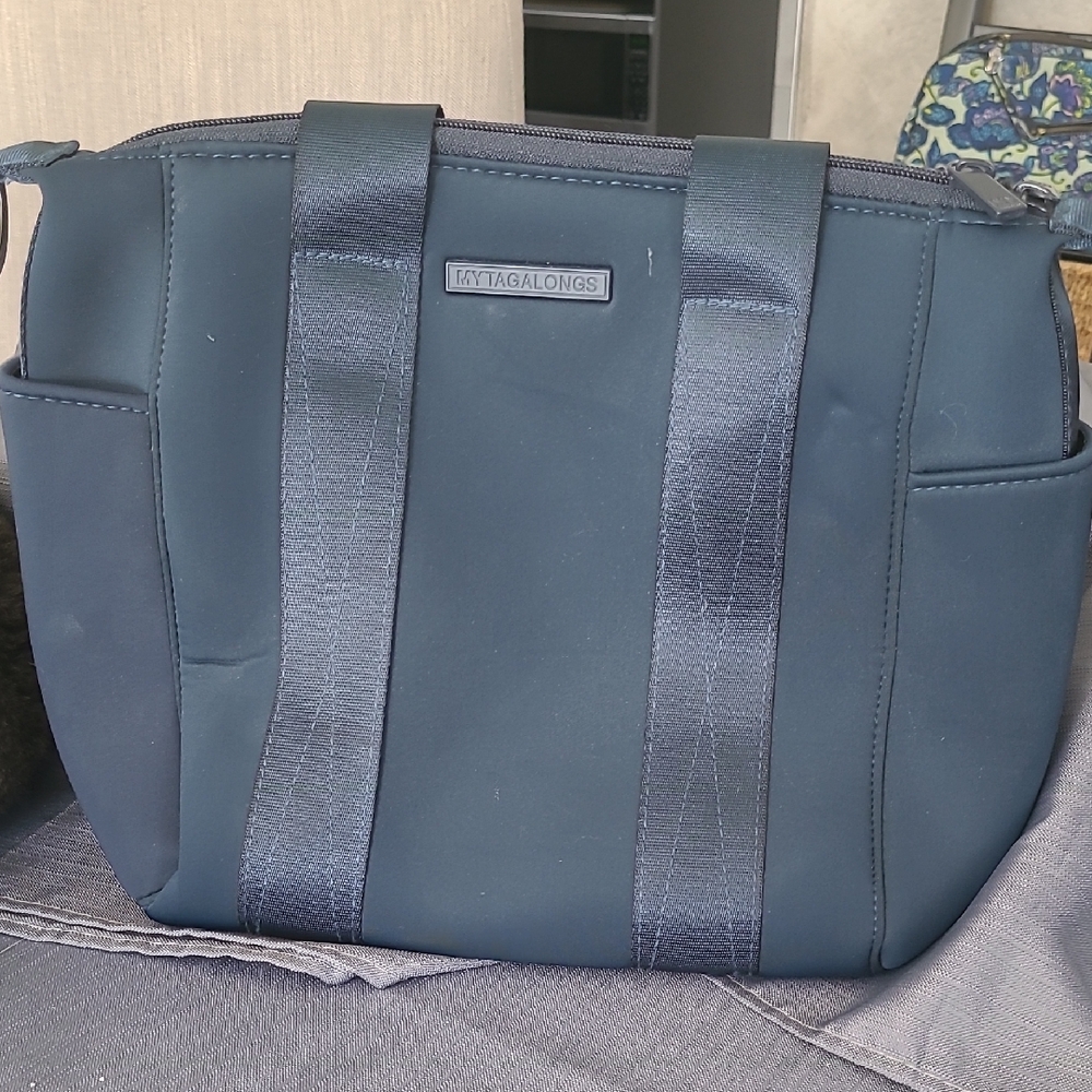 Mytagalongs Everleigh Mini Commuter tote bag in the color Hunter